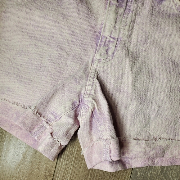 NWT Universal Thread Purple Acid Wash Vintage Stretch Denim Shorts Size 2/26 - Picture 12 of 16